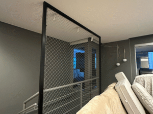 Instalação de tela de proteção em escada residencial – Top Telas Belo Horizonte