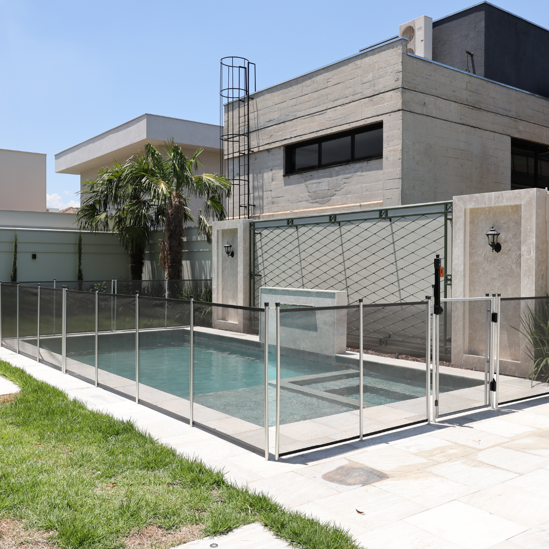 cerca de proteção para piscina residencial