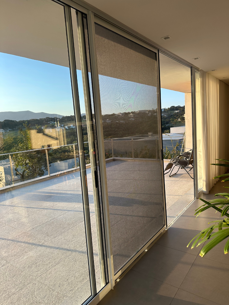 Tela Mosquiteira com visão para area externa