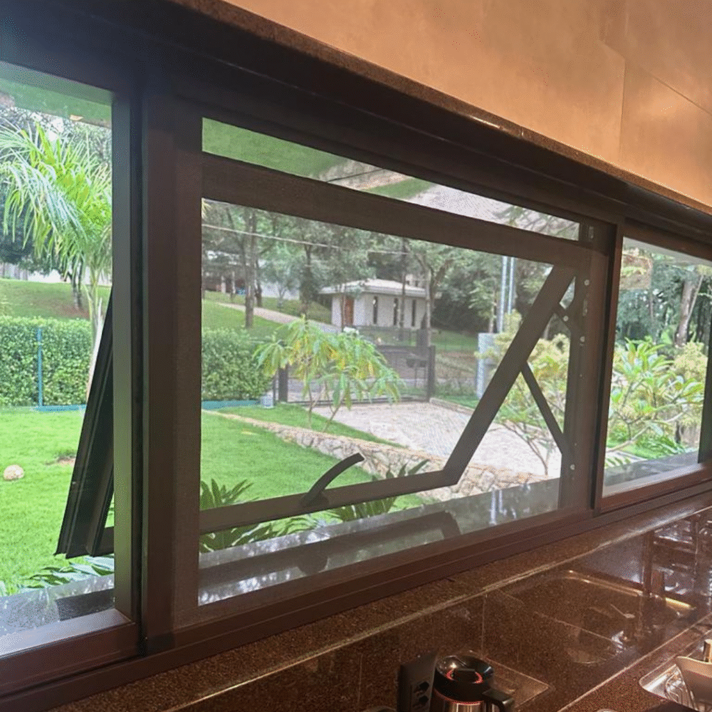 Tela Mosquiteira para Basculantes