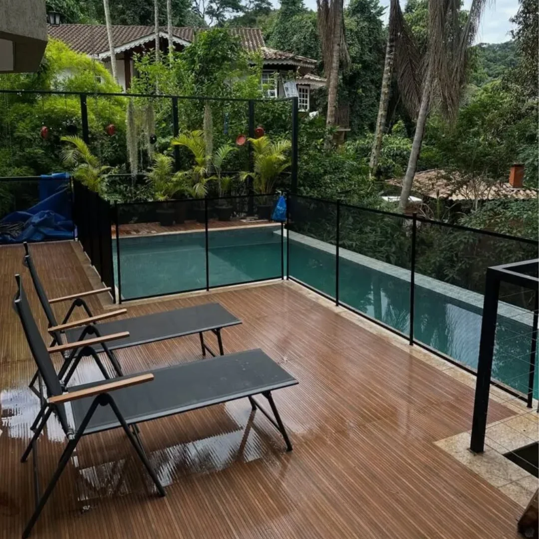 cerca de proteção de piscinas
